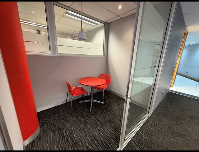 688M² OFFICE TO LET IN PARKTOWN